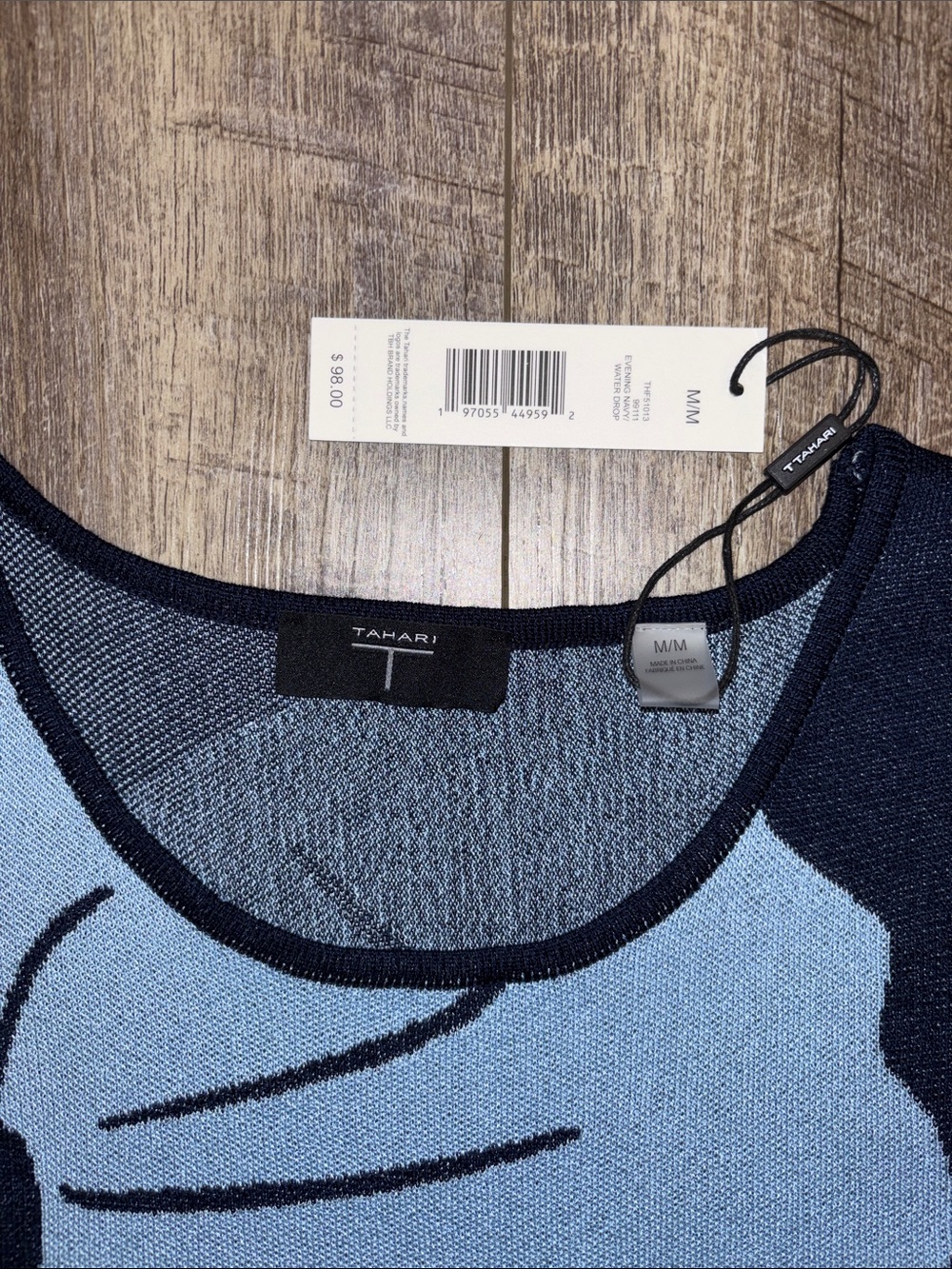 T Tahari Exploded Floral Knit Dress NWT - Picture 4 of 4